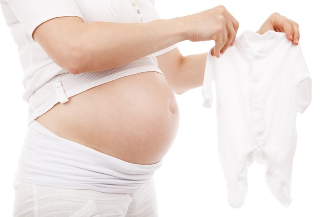 Alles wat je moet weten over babykleding: van soorten en materialen tot wassen en trends